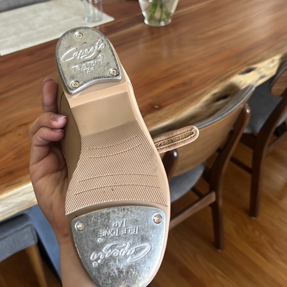 Capezio tap shoes size 4M - Picture 3 of 3